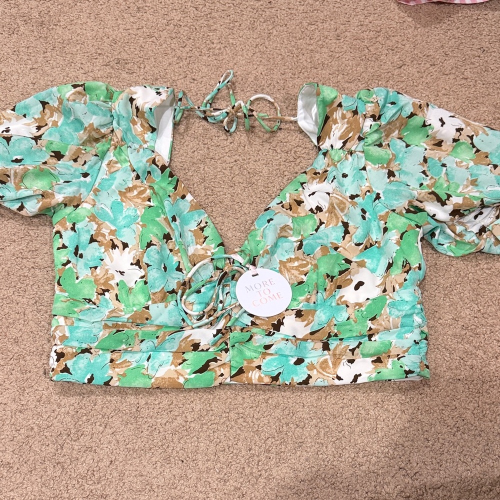 Floral Puff Sleeve Crop Top